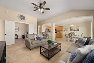 122 Holland St, Hutto, TX 78634 - Photo 4