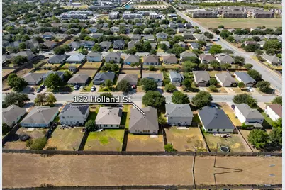 122 Holland Street, Hutto, TX 78634 - Photo 2