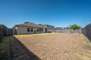 122 Holland St, Hutto, TX 78634 - Photo 26
