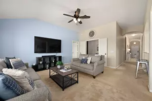 122 Holland St, Hutto, TX 78634 - Photo 6