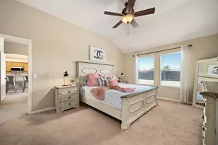 122 Holland St, Hutto, TX 78634 - Photo 18