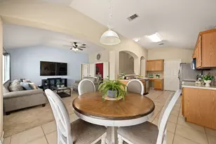 122 Holland St, Hutto, TX 78634 - Photo 8
