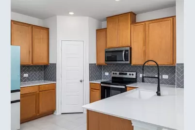 7106 Summer Tanager Drive #18, Austin, TX 78744 - Photo 8