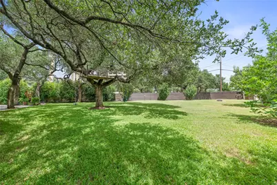 105 Oakmont Court, Georgetown, TX 78628 - Photo 32