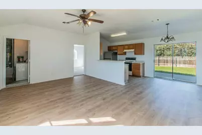902 S 24th Street, Temple, TX 76501 - Photo 2