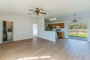 902 S 24th St, Temple, TX 76501 - Photo 2