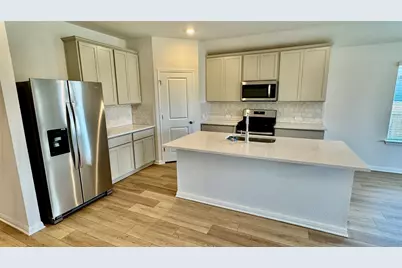 156 Coopers Hawk Crest, Cedar Creek, TX 78612 - Photo 2