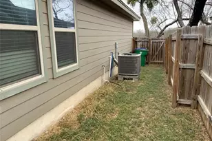 618 Oak Ln, Cottonwood Shores, TX 78657 - Photo 28