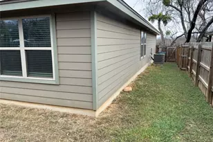 618 Oak Ln, Cottonwood Shores, TX 78657 - Photo 22