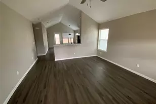 618 Oak Ln, Cottonwood Shores, TX 78657 - Photo 4