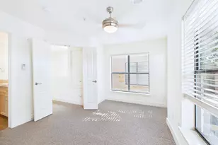 711 W 32nd St, Austin, TX 78705 - Photo 10