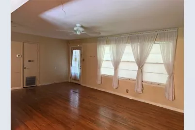 1405 E 16th Street E, Georgetown, TX 78626 - Photo 4
