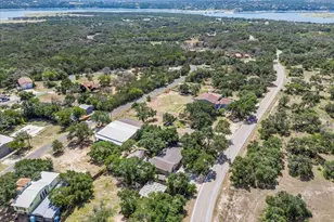 17621 Stacey Ln, Lago Vista, TX 78645 - Photo 34