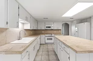 606 Rolling Hills Rd, Liberty Hill, TX 78642 - Photo 10