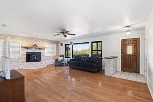 606 Rolling Hills Rd, Liberty Hill, TX 78642 - Photo 4