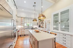 403 E 4th St, Georgetown, TX 78626 - Photo 1