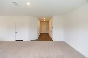 112 Dollars Dr, Jarrell, TX 76537 - Photo 4