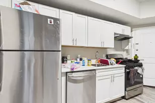 911 W 22nd St, Austin, TX 78705 - Photo 2