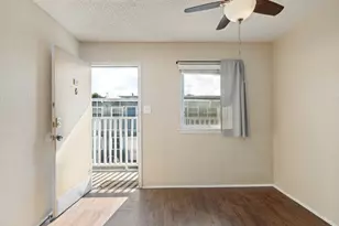 2401 Manor Rd, Austin, TX 78722 - Photo 14