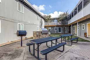 2401 Manor Rd, Austin, TX 78722 - Photo 10