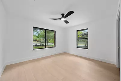 7300 Greenhaven Drive, Austin, TX 78757 - Photo 20