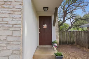 105 Norwood Dr, Georgetown, TX 78628 - Photo 2