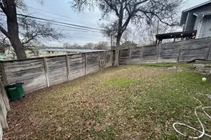 2708 Oak Springs Dr, Austin, TX 78702 - Photo 8