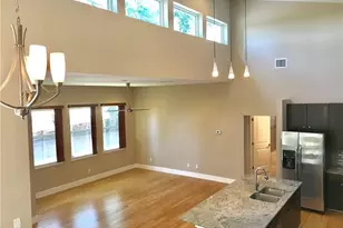 2708 Oak Springs Dr, Austin, TX 78702 - Photo 2