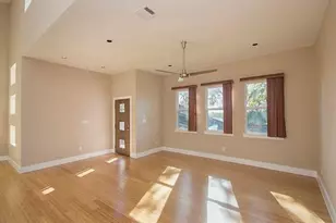 2708 Oak Springs Dr, Austin, TX 78702 - Photo 4