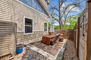 1907 E 20th St, Austin, TX 78722 - Photo 24