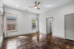 1907 E 20th St, Austin, TX 78722 - Photo 32