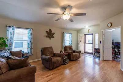 604 Comal Run, Hutto, TX 78634 - Photo 4