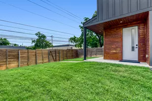 3300 E Martin Luther King Jr Blvd, Austin, TX 78721 - Photo 28