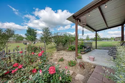 114 La Cascada Pass, Elgin, TX 78621 - Photo 4