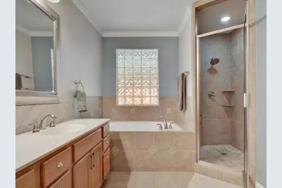 610 W North Loop Boulevard, Austin, TX 78751 - Photo 16