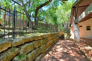 109 Crest View Dr, Lakeway, TX 78734 - Photo 30