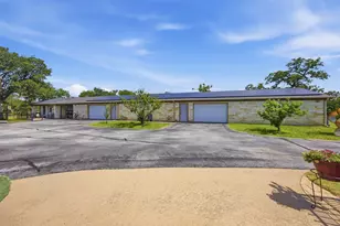 2936 Fm 1704, Elgin, TX 78621 - Photo 32