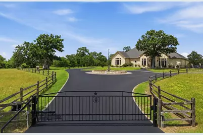 2936 Fm 1704, Elgin, TX 78621 - Photo 2