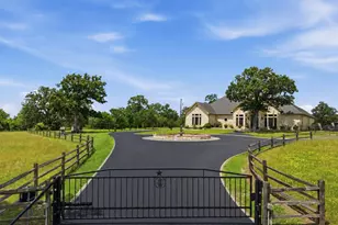 2936 Fm 1704, Elgin, TX 78621 - Photo 2