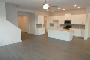 8201 Greyhawk Cv, Austin, TX 78744 - Photo 8