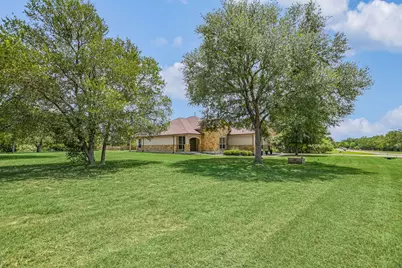 107 Valley View Drive, Bastrop, TX 78602 - Photo 2