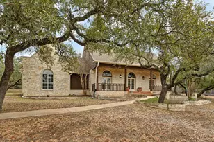 140 Barton Ranch Cir, Dripping Springs, TX 78620 - Photo 4