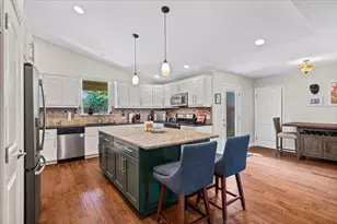8514 Burrell Dr, Austin, TX 78757 - Photo 6