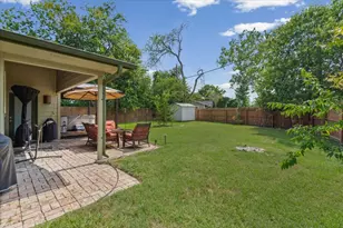 8514 Burrell Dr, Austin, TX 78757 - Photo 16