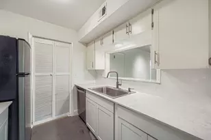 6718 Silvermine Dr, Austin, TX 78736 - Photo 12