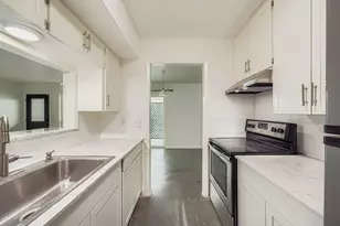 6718 Silvermine Dr, Austin, TX 78736 - Photo 14