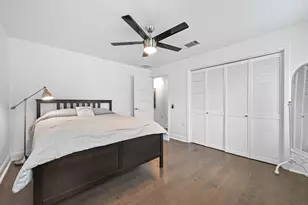 910 E 54th St, Austin, TX 78751 - Photo 22