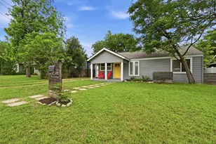 910 E 54th St, Austin, TX 78751 - Photo 2