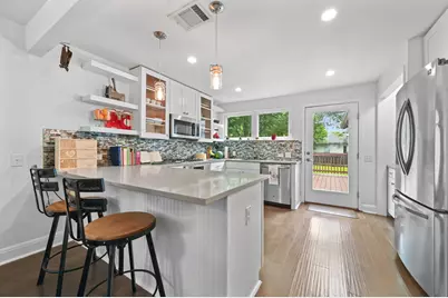 910 E 54th Street, Austin, TX 78751 - Photo 8