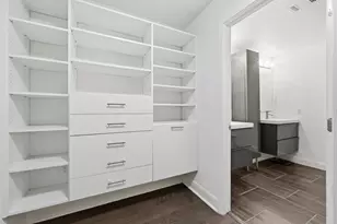 910 E 54th St, Austin, TX 78751 - Photo 14